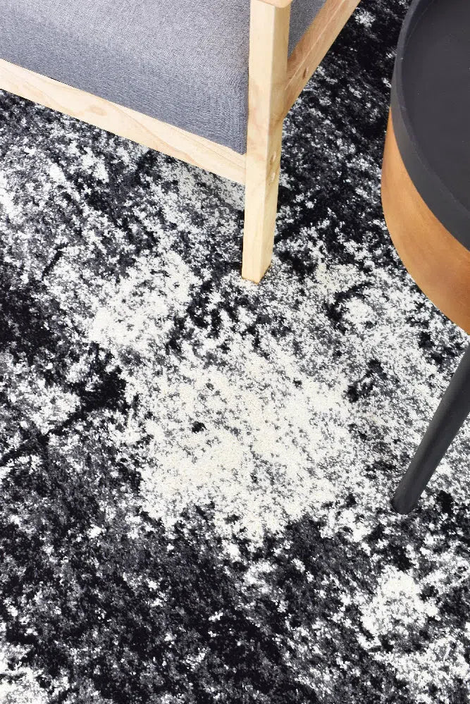 Dahlia 651 Black White Rug