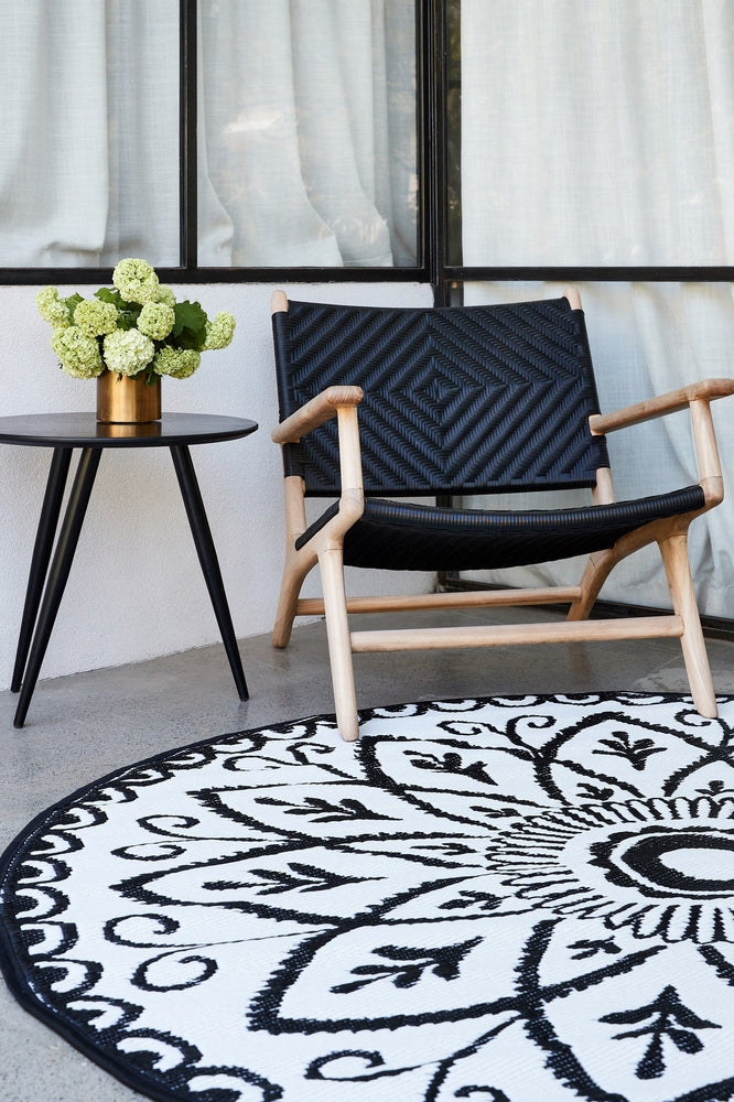 Benaras Black & White Reversible Round Outdoor Rug